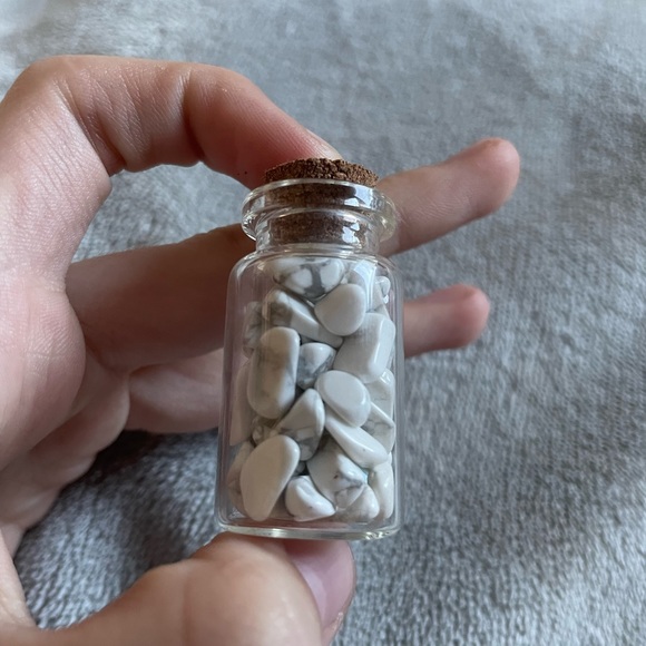 3/$25 Howlite chip bottle - Picture 2 of 2